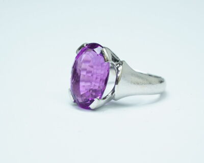 Secondhand Schmuck - Wunderschöner 18k Weissgold Fingerring mit Amethyst