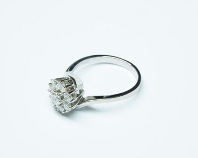 Schmuck aus zweiter Hand - 18k Weissgold Fingerring mit Diamanten