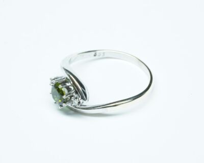 Schmuck aus zweiter Hand - 8k Weissgold Fingerring mit Turmalin und Diamanten
