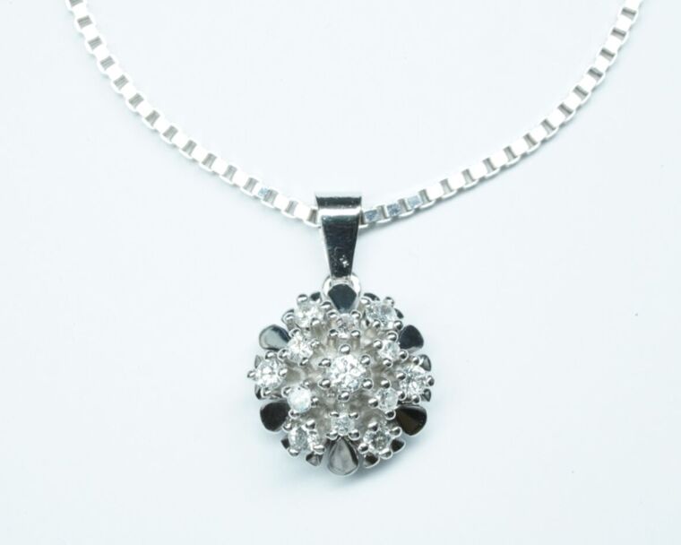 Pre Loved Jewelry - 14k Weissgold Venezianerkette mit Diamantanhänger
