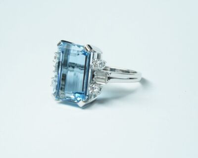 Schmuck aus zweiter Hand - 18k Weissgold Fingerring mit Aquamarin und Diamanten