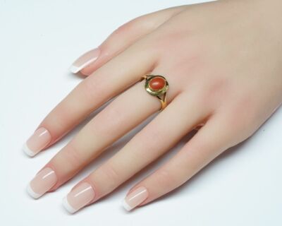 Second Hand Schmuck - 18k Gelbgold Fingerring mit Koralle
