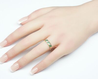 Schmuck aus zweiter Hand - 8k Gelbgold Fingerring mit Smaragden und Cubic Zirconia Steinen