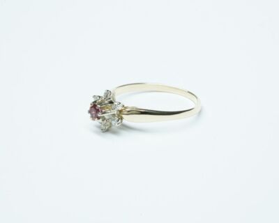 Schmuck aus zweiter Hand - 14k Gelbgold Fingerring mit Rubin und Diamanten
