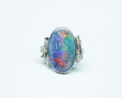 Schmuck aus zweiter Hand - 18k Weissgold Fingerring mit Opal & Diamanten