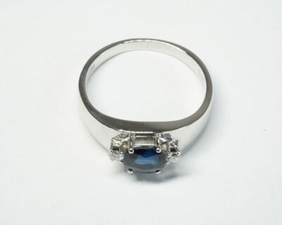 Secondhand - 18 Karat Weissgold Fingerring mit Saphir und Diamanten