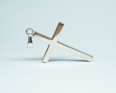 Schmuck aus zweiter Hand - 18k Weissgold Kreuz-Anhänger