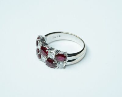 Schmuck aus zweiter Hand - 18k Weissgold Fingerring mit Rubinen und Diamanten
