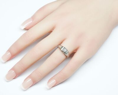 Schmuck aus zweiter Hand - 18k Weissgold Fingerring mit Diamant