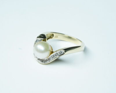 Schmuck aus zweiter Hand - Fingerring 14k Gelbgold mit Perle und Diamanten