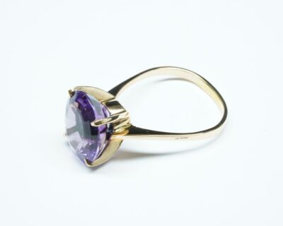 Schmuck aus zweiter Hand - 18k Gelbgold Fingerring mit Amethyst