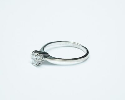 Schmuck aus zweiter Hand - 14k Weissgold Solitaire Fingerring mit Diamant